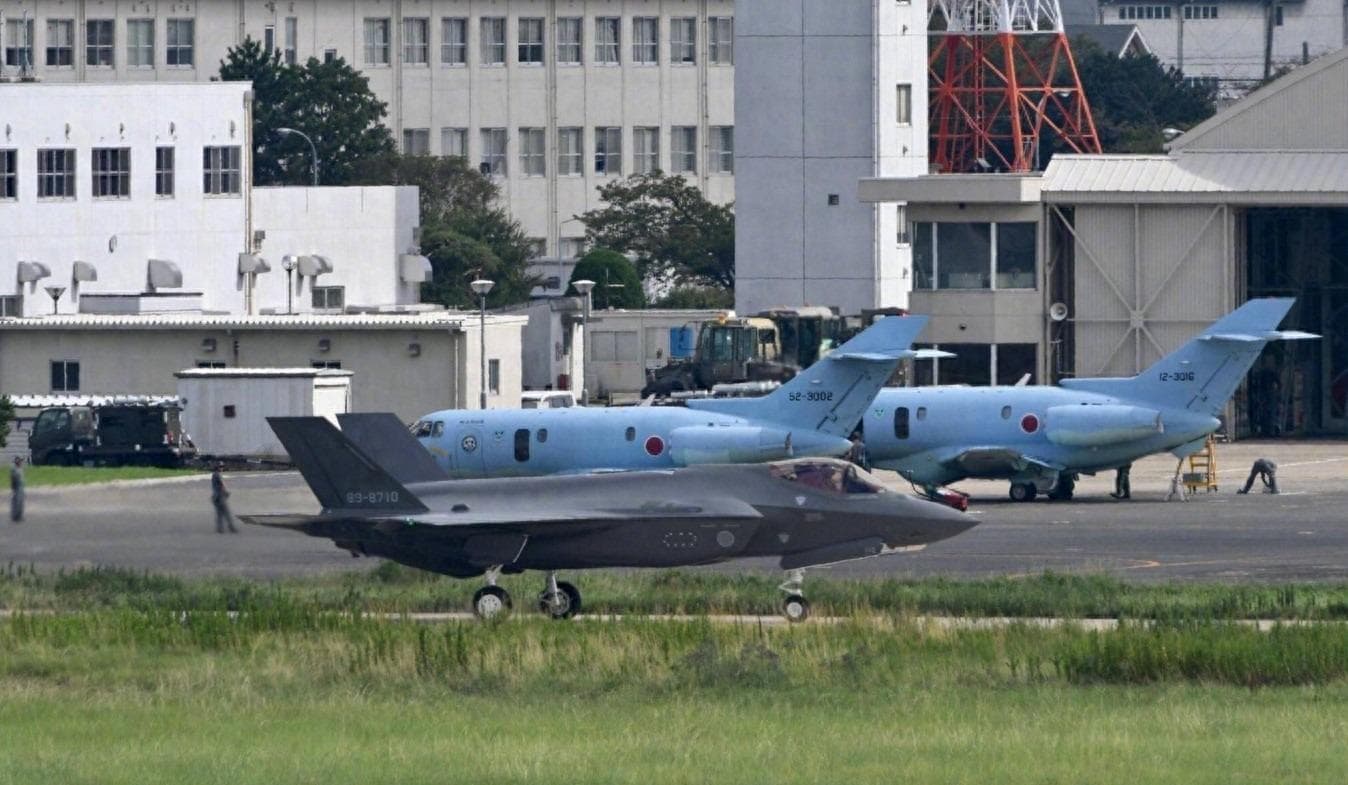日本F-35战机vs中国歼-20：性能、数量与体系化作战的全方位对比
