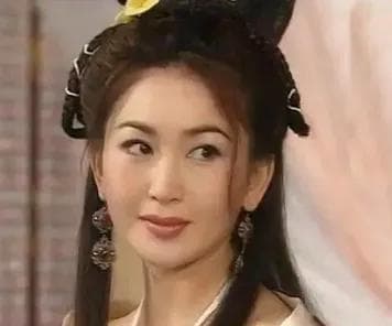 历史与传说之间的妲己：从真实人物到“狐狸精”的转变