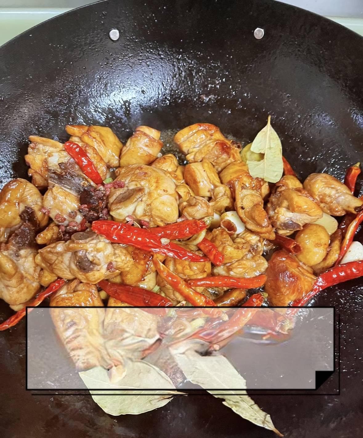 大盘鸡秘方大揭秘：从选材到出锅的完整制作指南