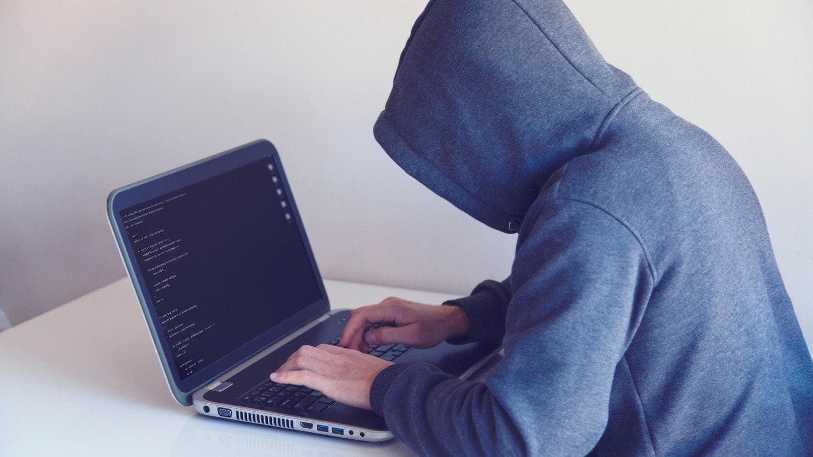 量子计算攻击的原理及其对传统加密算法的威胁