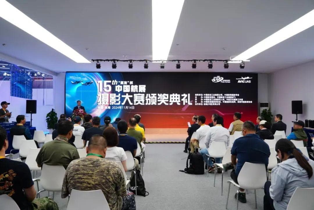 这些瞬间，或许比你亲眼看到的飞机更清晰震撼