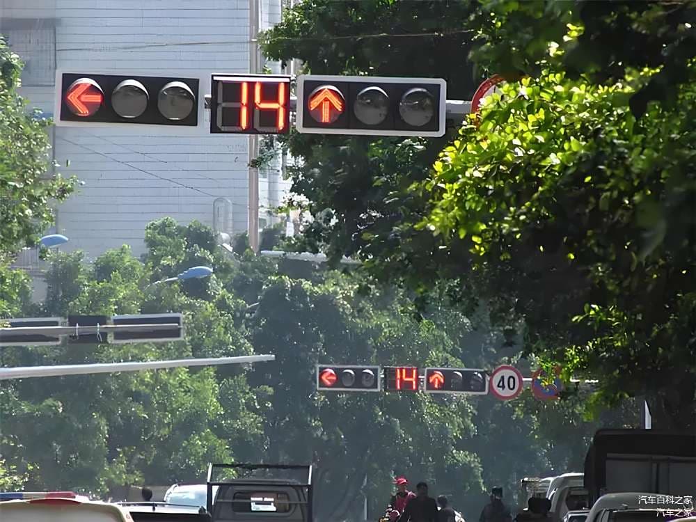 城市道路开车，必须要养成的5个良好习惯，懂的都是老司机