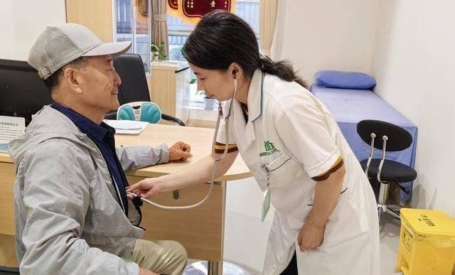 医生再三告诫：患有三高的人，不想引发并发症，做好这5件事