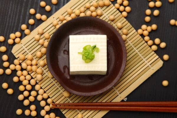 吃热豆腐会烫伤食道吗？专家解读食道烫伤风险与预防要点