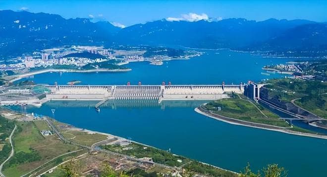 三峡大坝运行20年：2500亿投资已收回七倍多，综合效益显著