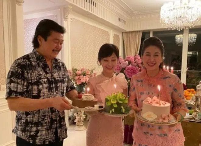 赵雅芝71岁生日聚会，杜德伟夫妇同框