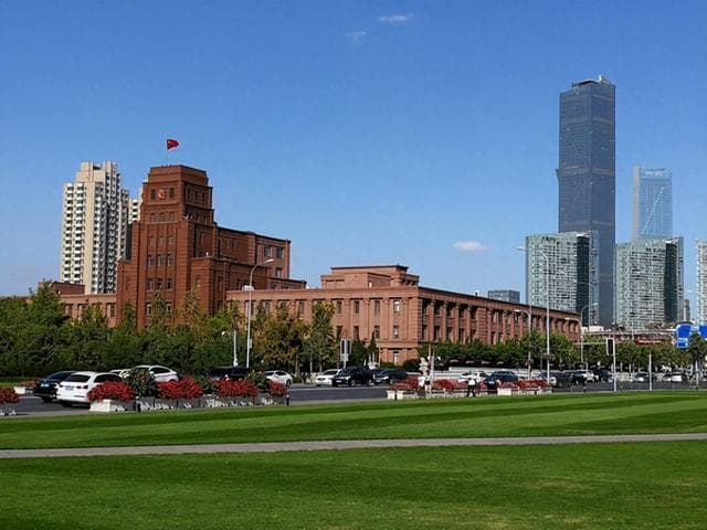 北方两座计划单列市，中国青岛 中国大连，为什么大连比青岛宜居