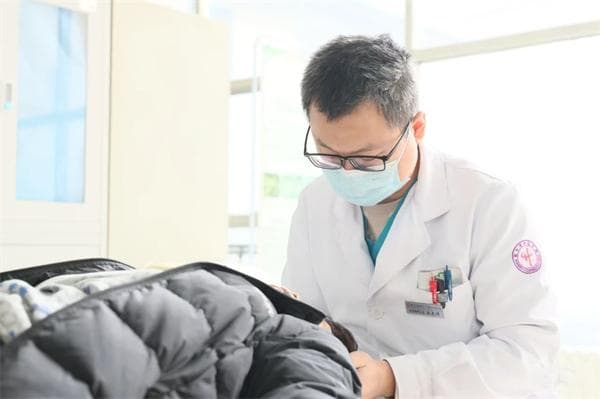 全国爱耳日：医生教你识别和应对耳石症引发的眩晕