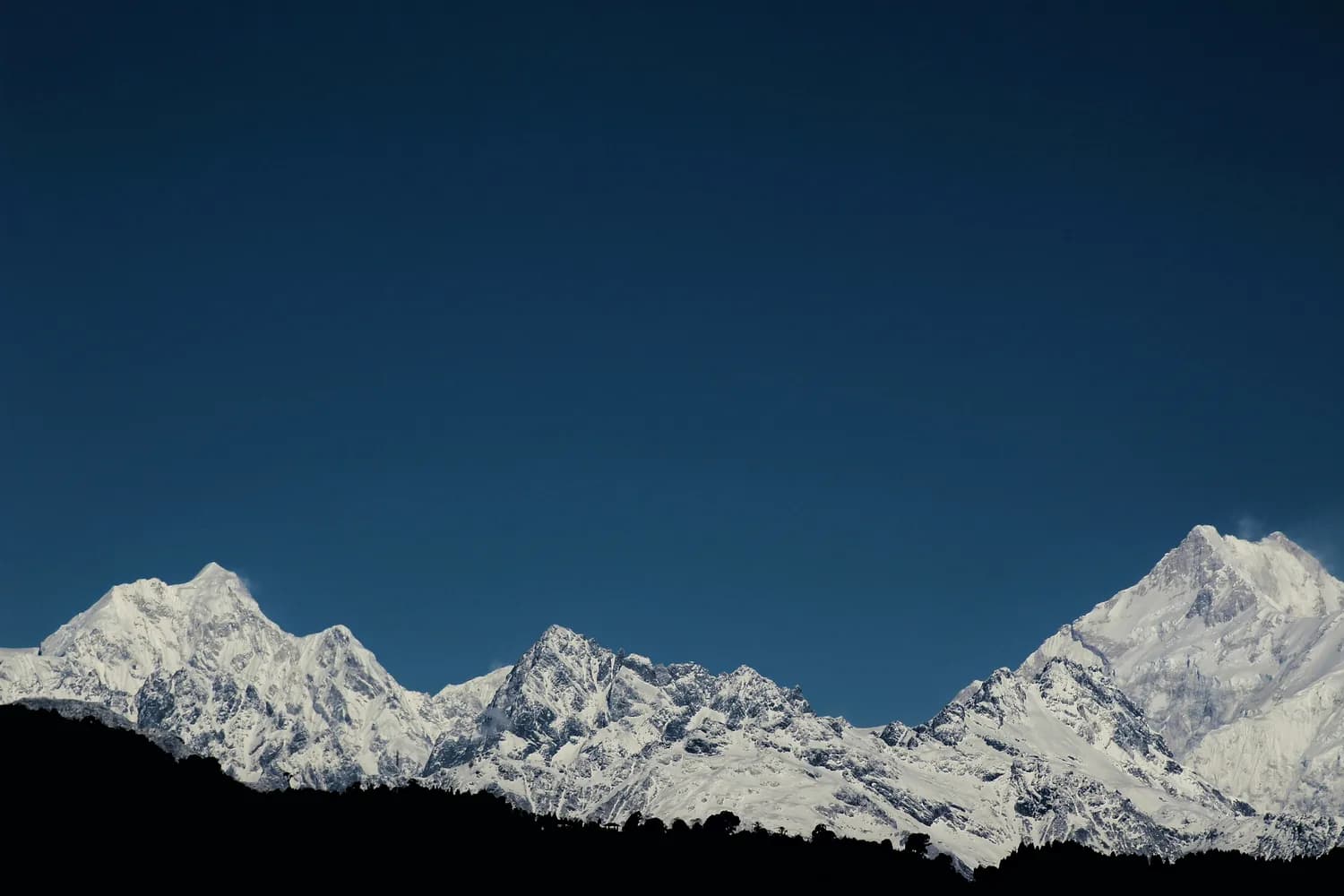 梅里雪山：绝美风光与生态保护