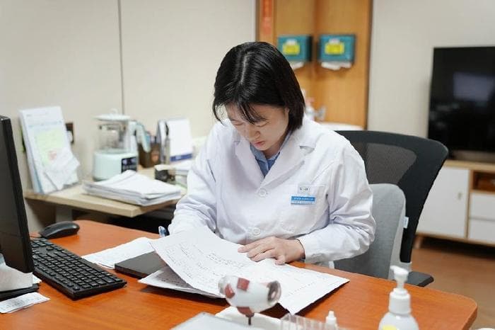 近视也能逆转，个性化近视防控方案 让8岁儿童近视消失