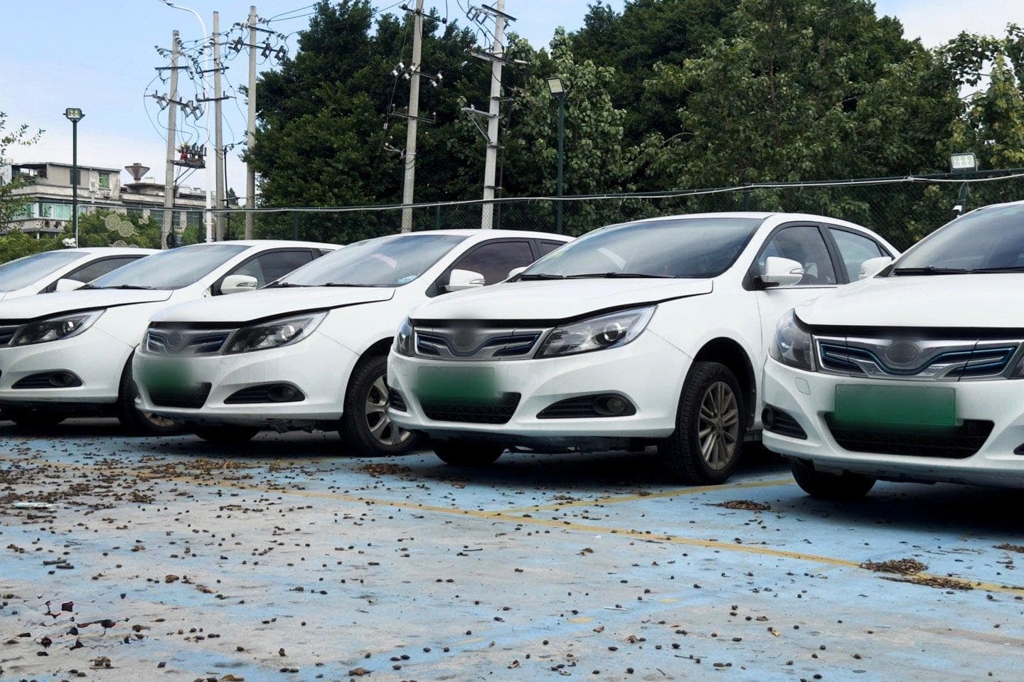 首批新能源车“8 年质保”即将到期，消息称“部分车型自费换电池费用超汽车残值”