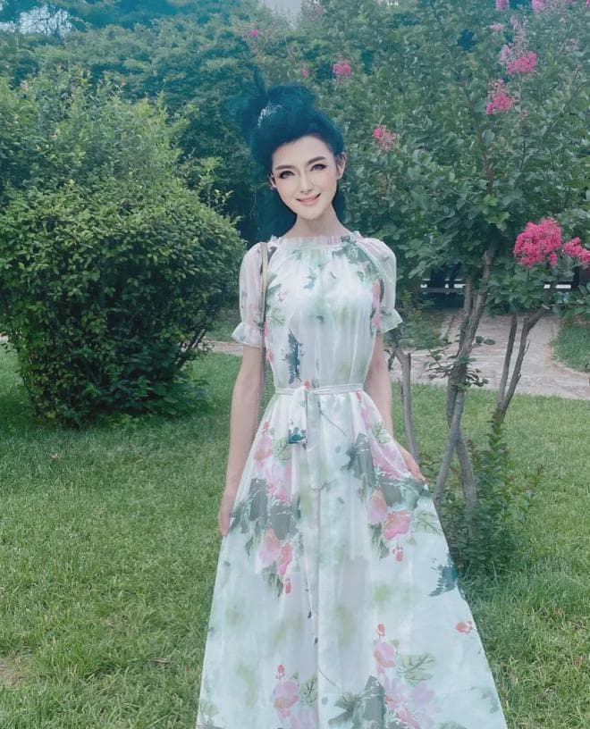 冰虹诗歌，爱情对生死的浪漫超越