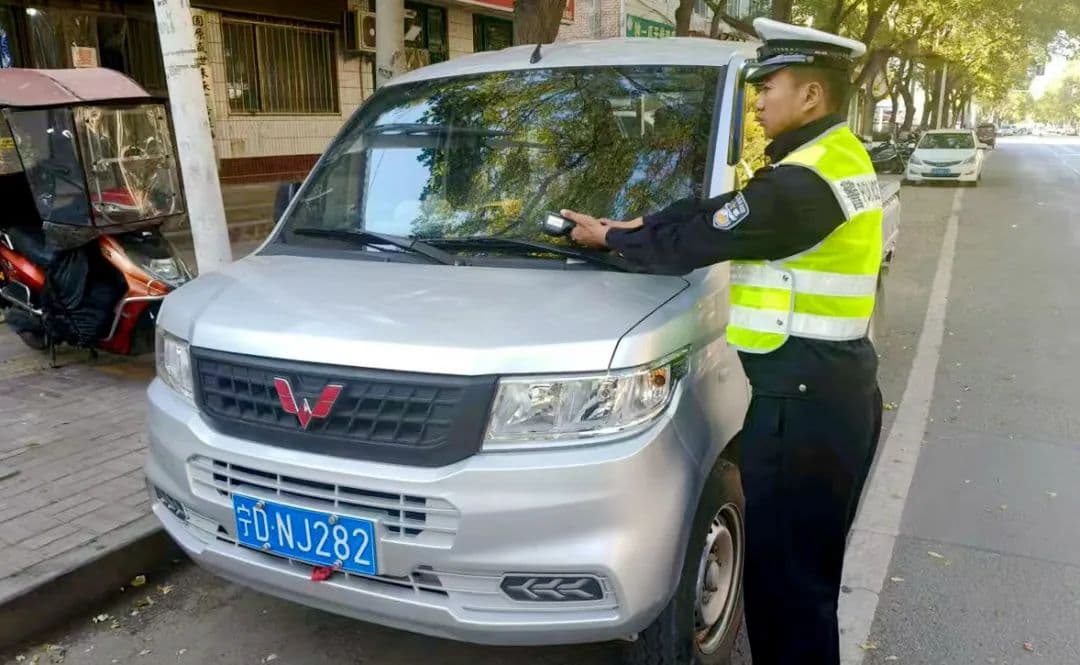 固原交警持续整治违法停车，这些危害你必须知道！