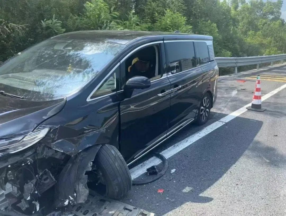高速行车 避免这些“致命”行为！