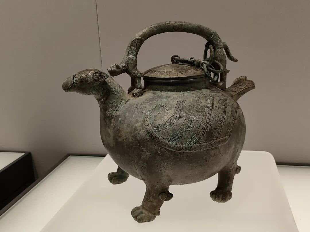 青铜器范铸工艺之铸造批缝、范线、芯痕