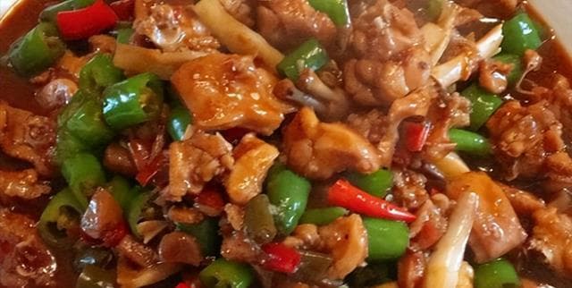 红烧兔肉的做法：选材、调料与炖煮技巧详解