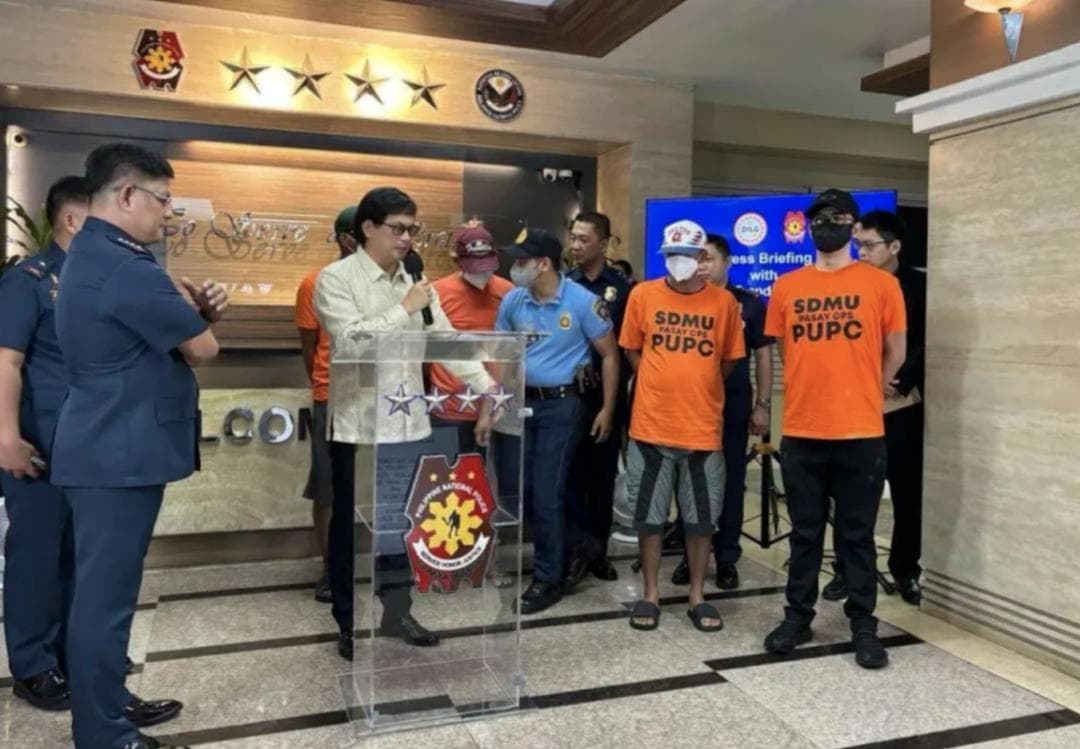 涉嫌绑架勒索中国游客，4名菲律宾警察被捕！其中一人是警长