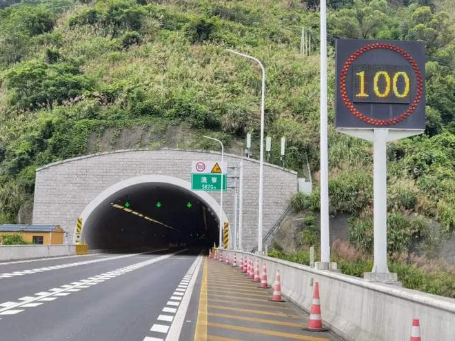 隧道无线广播系统：数字选频光纤拉远漏缆调频覆盖解决方案