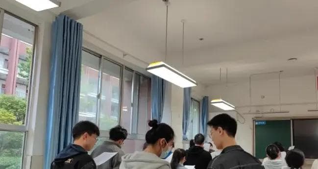高考临近，成绩不好的情况下可以从学习方法、心态调整、时间管理！