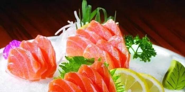 三文鱼生吃之谜，揭秘放心享用的美味奥秘