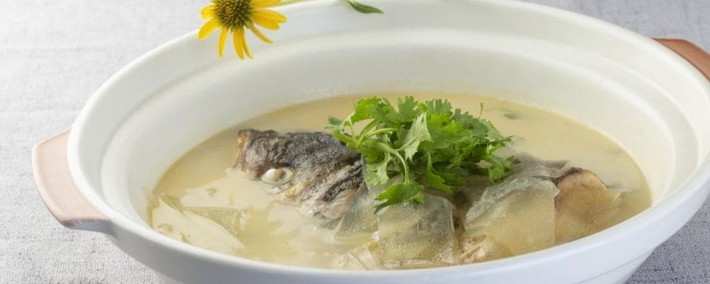 坐月子吃什么东西最好有营养？科学推荐这5类食物，少量多餐！