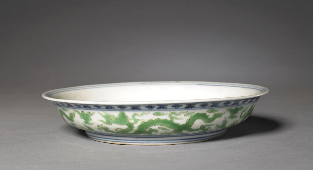 明清青花加彩瓷器：五种装饰手法与多样品种