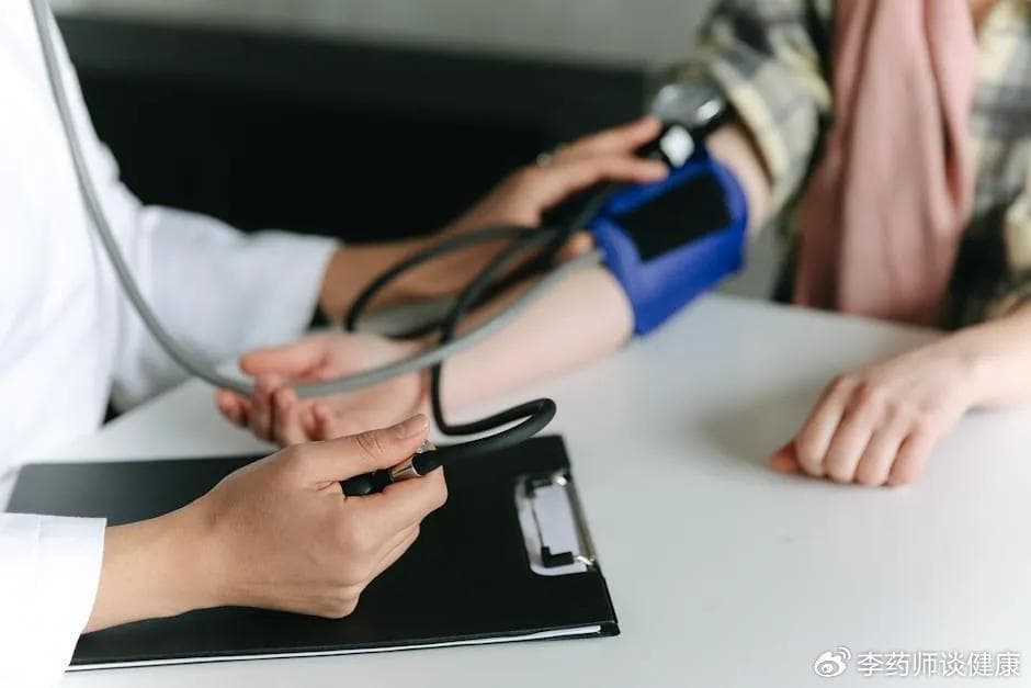 几块钱一瓶的维生素B2，可预防改善5大老年常见病！
