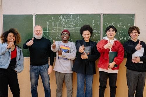 如何回应别人对自己的赞美？试试这10种回应方式