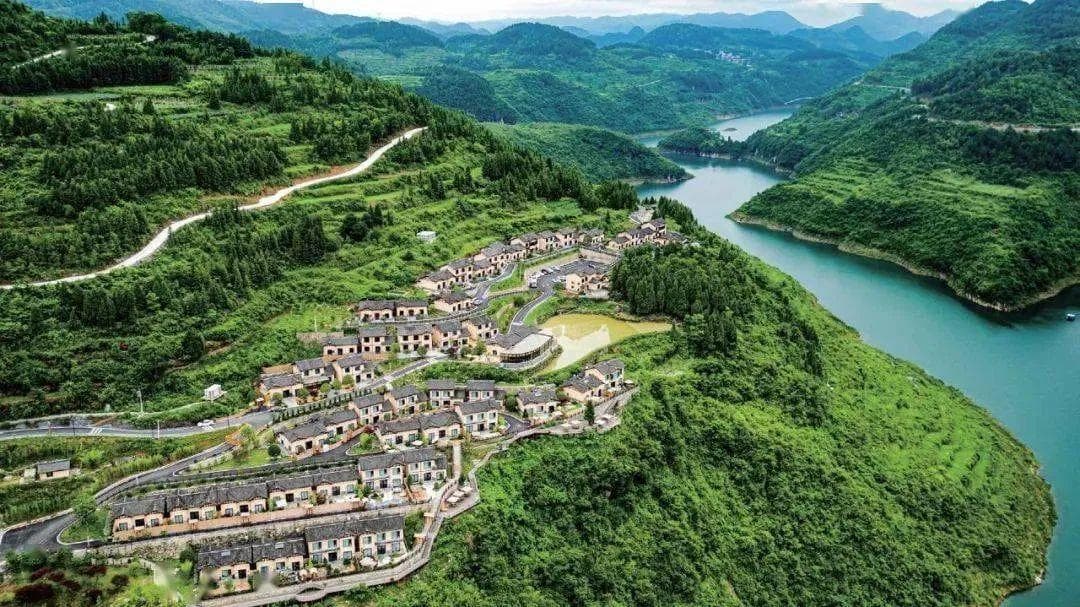 收藏丨假期自驾玩转湘西，一天一条路线不重样~