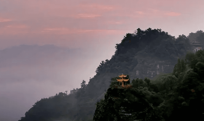 峨眉山的故事传说：从财神到白娘子的神秘传奇
