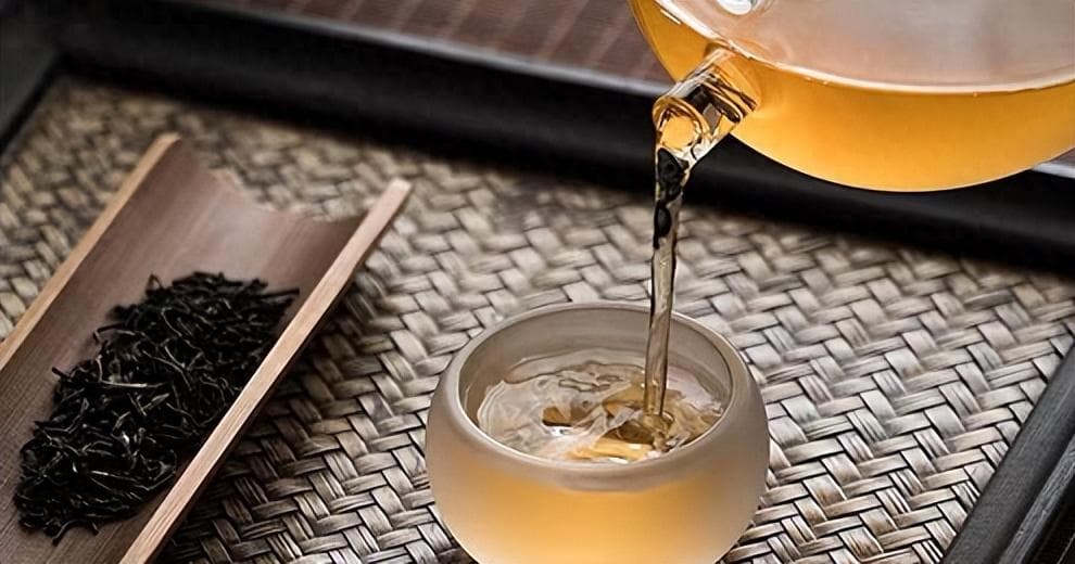 揭秘茶叶价格差异：几块钱与上百元的茶叶究竟有何不同？