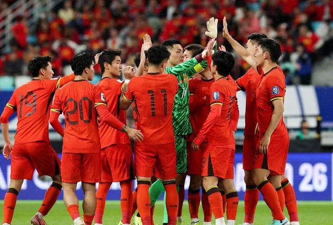 从0-7到1-3，中国男足掉到小组第五！但是距离世界杯越来越近了