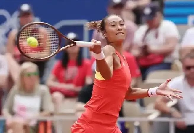郑钦文赛季综述：从445记ACE女王到奥运冠军，她还缺什么？