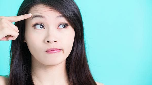 脸上出油多是什么原因？怎么改善？