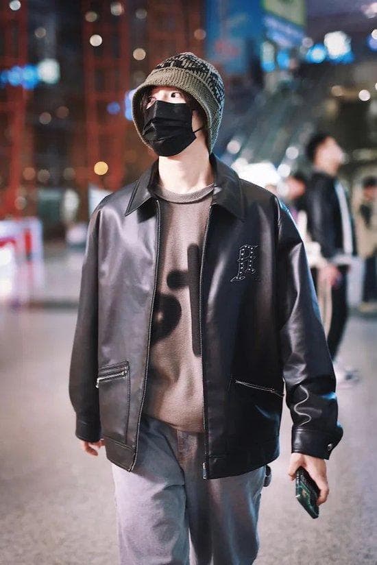一秒变身复古港风帅哥 冬日穿搭需要皮衣上分
