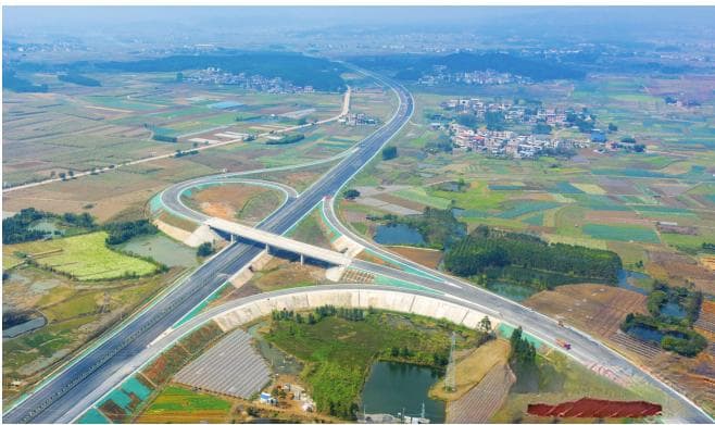 南宁：交通设施建设再提速 铺就富民兴业“经济路”