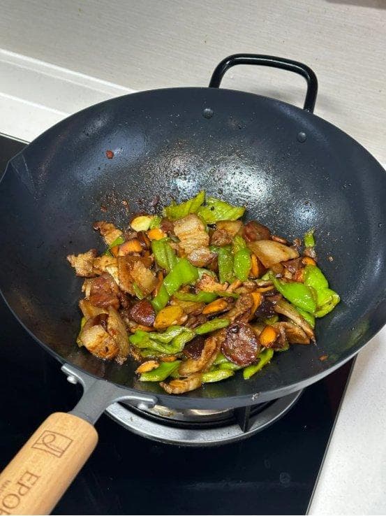 换了3口不粘锅后我才醒悟：远离“特氟龙”，才是好炒锅的真谛！