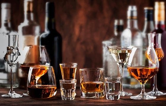 英国酒吧点酒攻略 | 酒饮种类、下酒小食、点酒英文