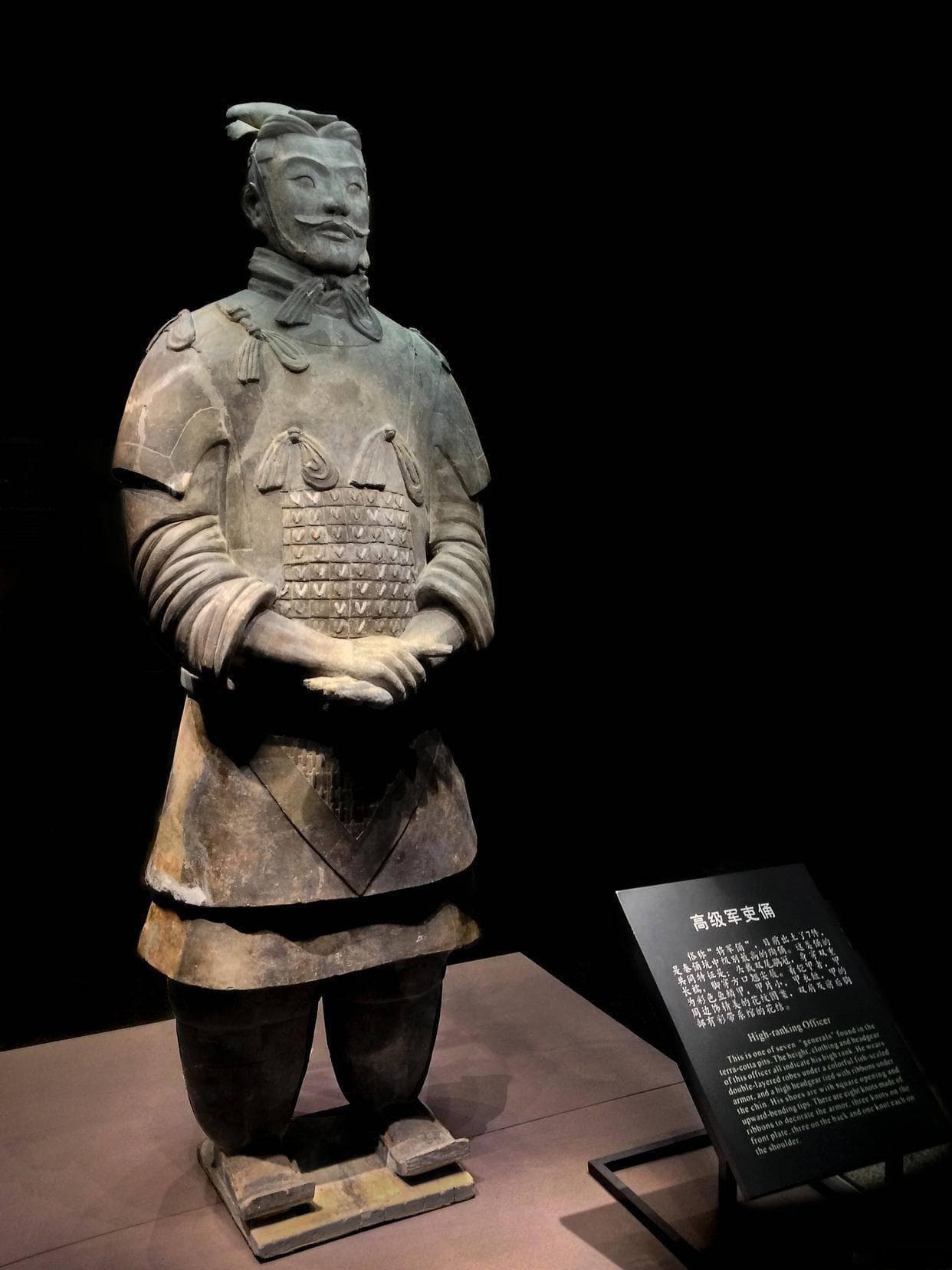 秦始皇兵马俑：千年古墓中的军事盛宴，震撼世界的泥土奇迹