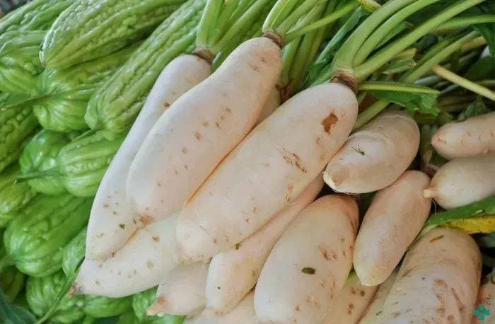 “都说冬吃萝卜夏吃姜”，冬天吃萝卜有好处，但也有食用禁忌哦！