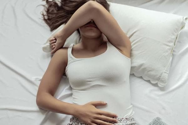经前期综合征的症状有哪些？情绪起伏、睡眠困难是信号吗？