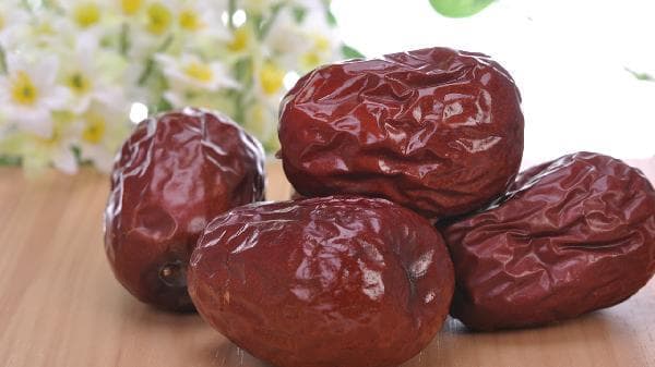 红枣绿豆汤中可加碱么？绿豆汤和红枣能一起吃吗？