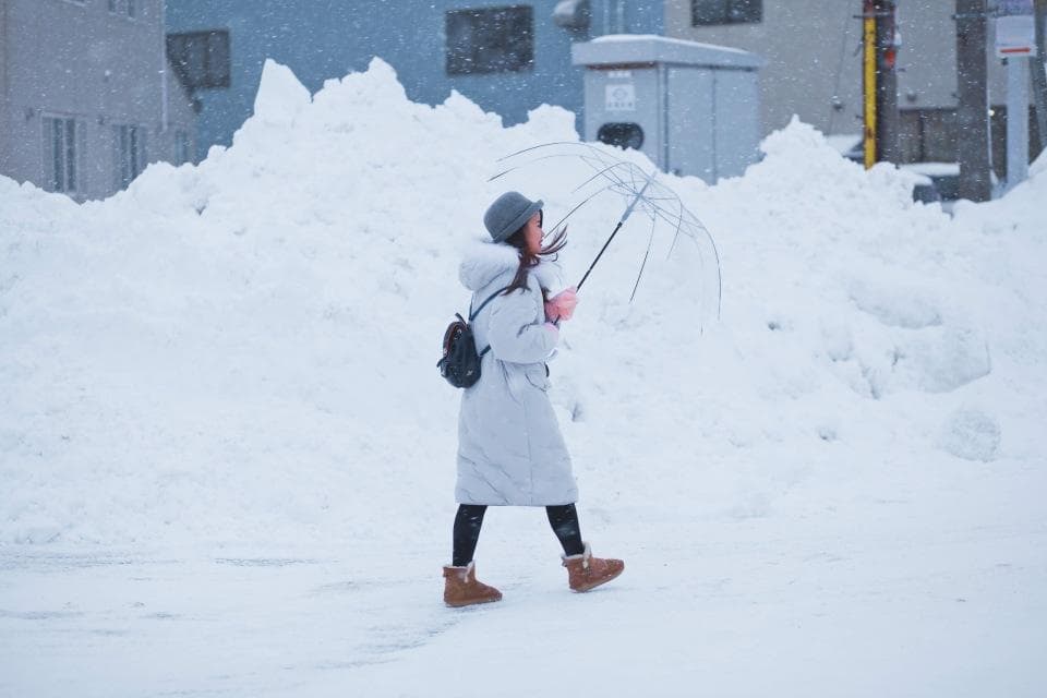 二月以来特大暴雪袭击日本，“大湖效应”使局部积雪厚达4.65米