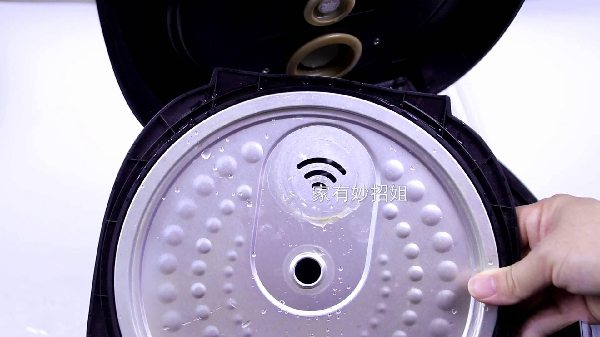 电饭煲这三个地方不洗，耗电又不卫生，教你一招，洗得干净又放心！