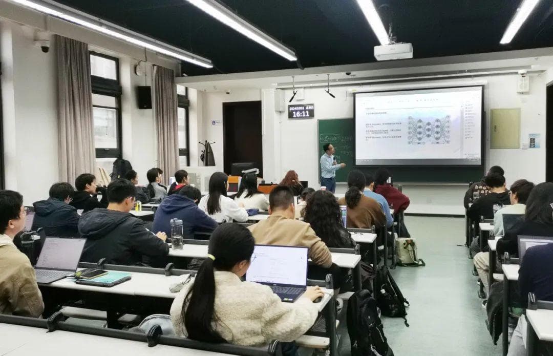 新助手？AI助教走进北大经院金融课堂