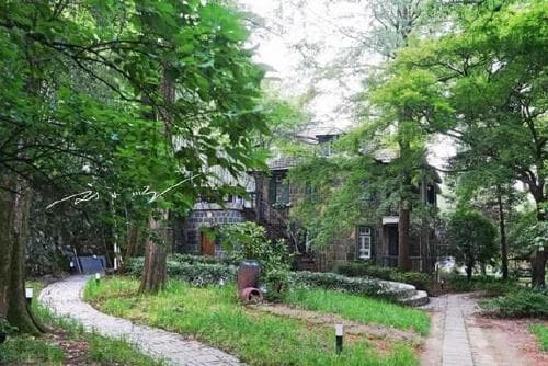 中国“四大避暑胜地”之一在浙江湖州，为国家4A级旅游景区