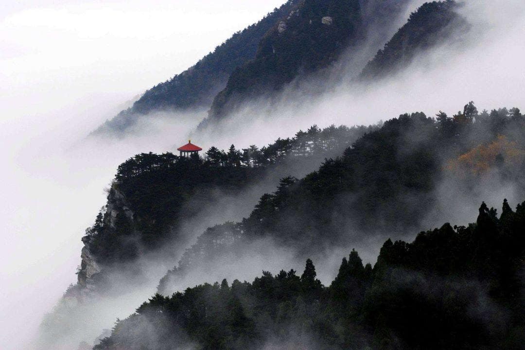庐山在哪里？在哪个省哪个市？庐山的位置地图与简介