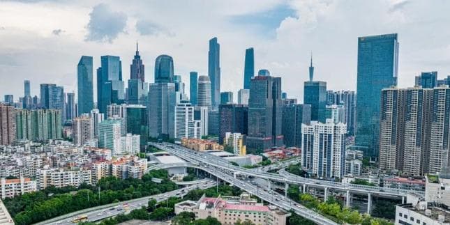无人机城市摄影全攻略：从技术准备到后期处理