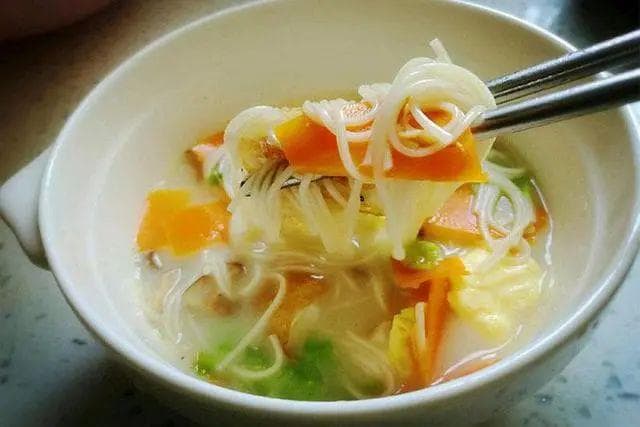 宝宝吃面条全攻略：何时吃？如何做？品牌种草