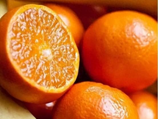 橙子是高血脂的“催命符”？医生：想要降血脂，这几种食物要少吃